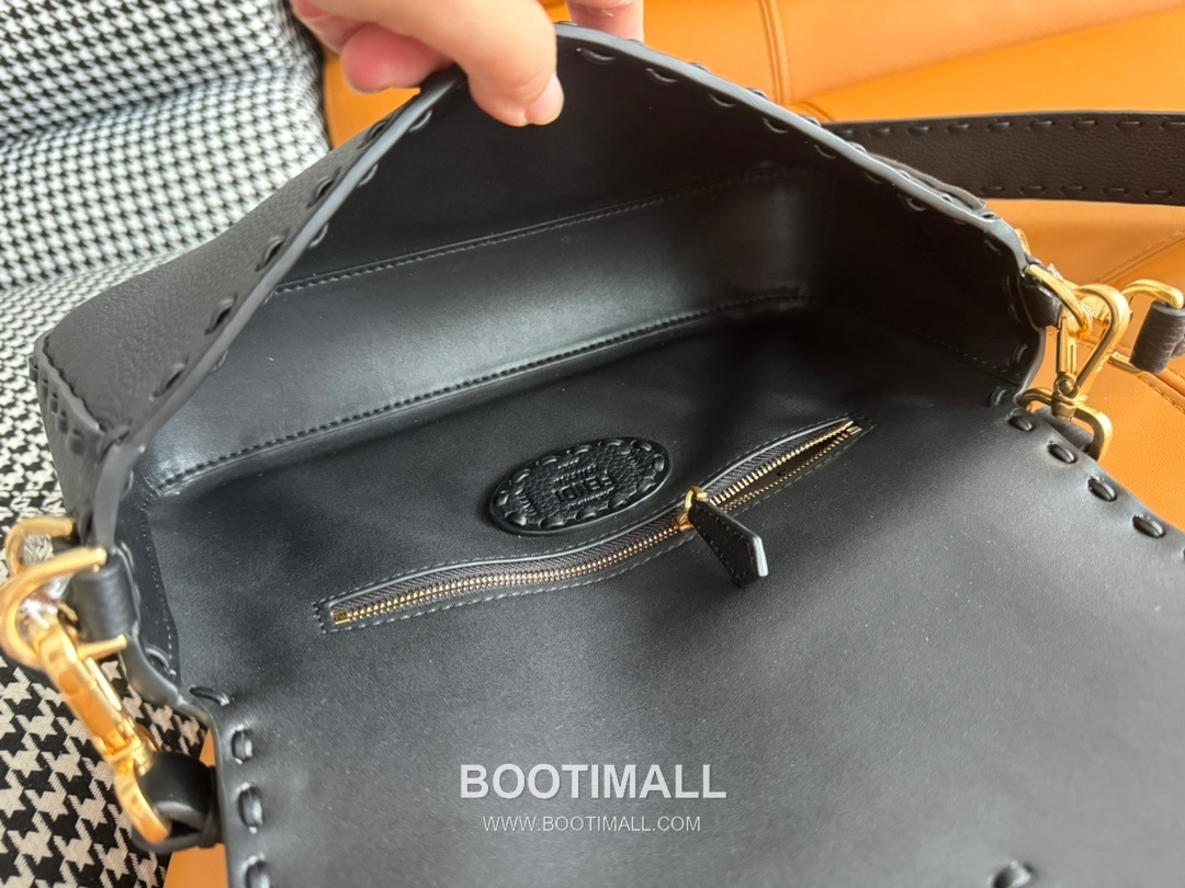 Fendi Baguette Medium Cuoio Romano Leather Bag 펜디 바게트 미디엄 쿠오이오 로마노 레더 백 27cm 9