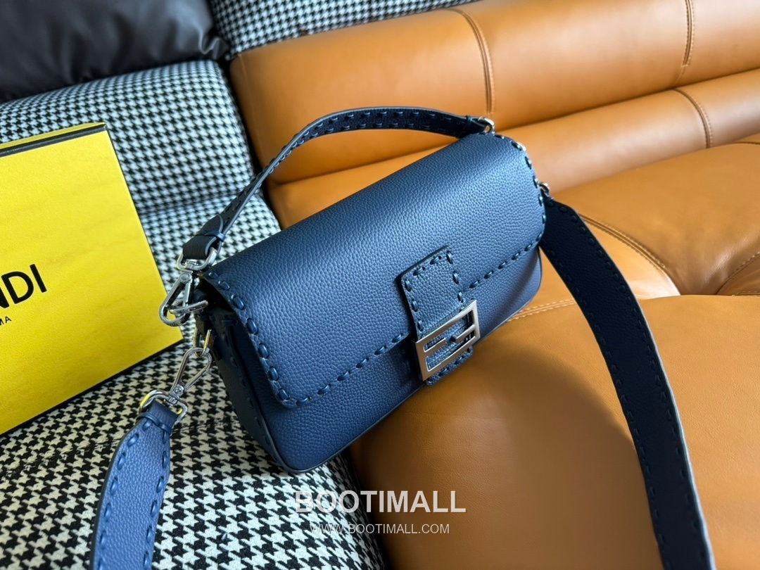 Fendi Baguette Medium Cuoio Romano Leather Bag 펜디 바게트 미디엄 쿠오이오 로마노 레더 백 27cm 2