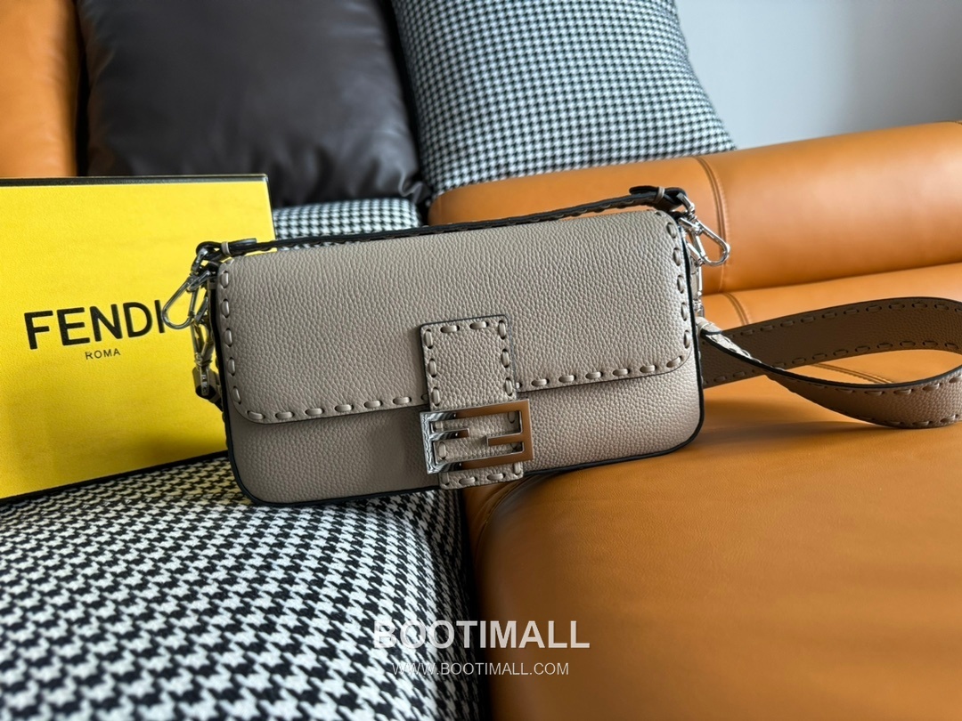 Fendi Baguette Medium Cuoio Romano Leather Bag 펜디 바게트 미디엄 쿠오이오 로마노 레더 백 27cm 1