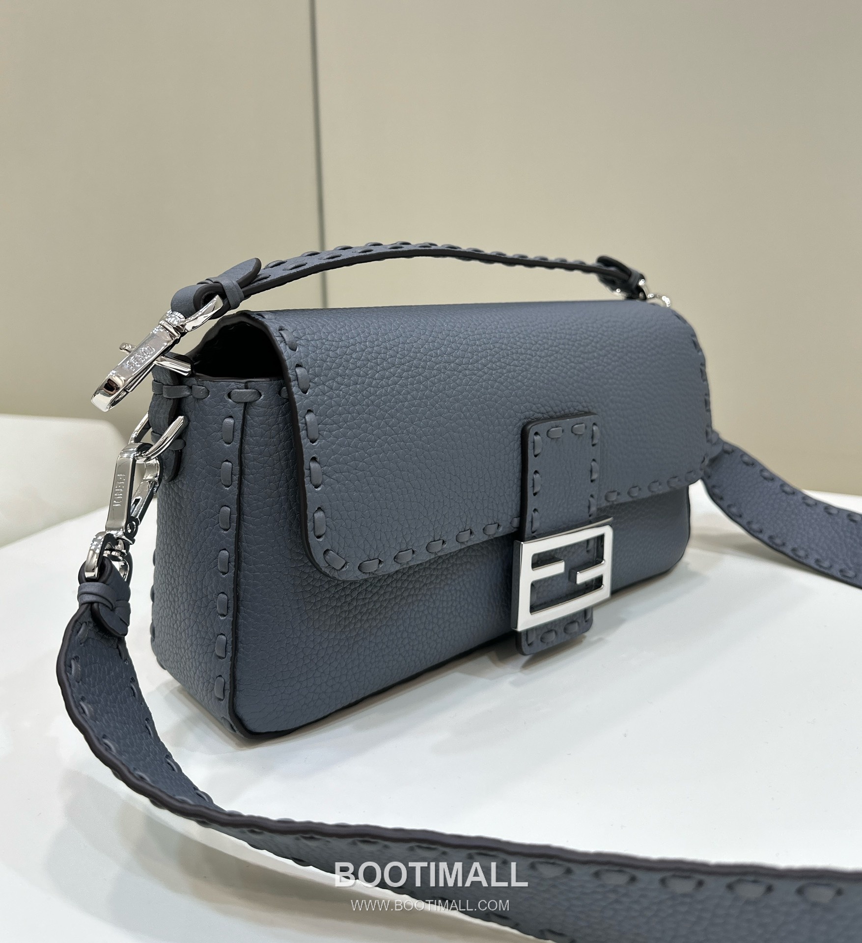 Fendi Baguette Medium Cuoio Romano Leather Bag 펜디 바게트 미디엄 쿠오이오 로마노 레더 백 27cm 2