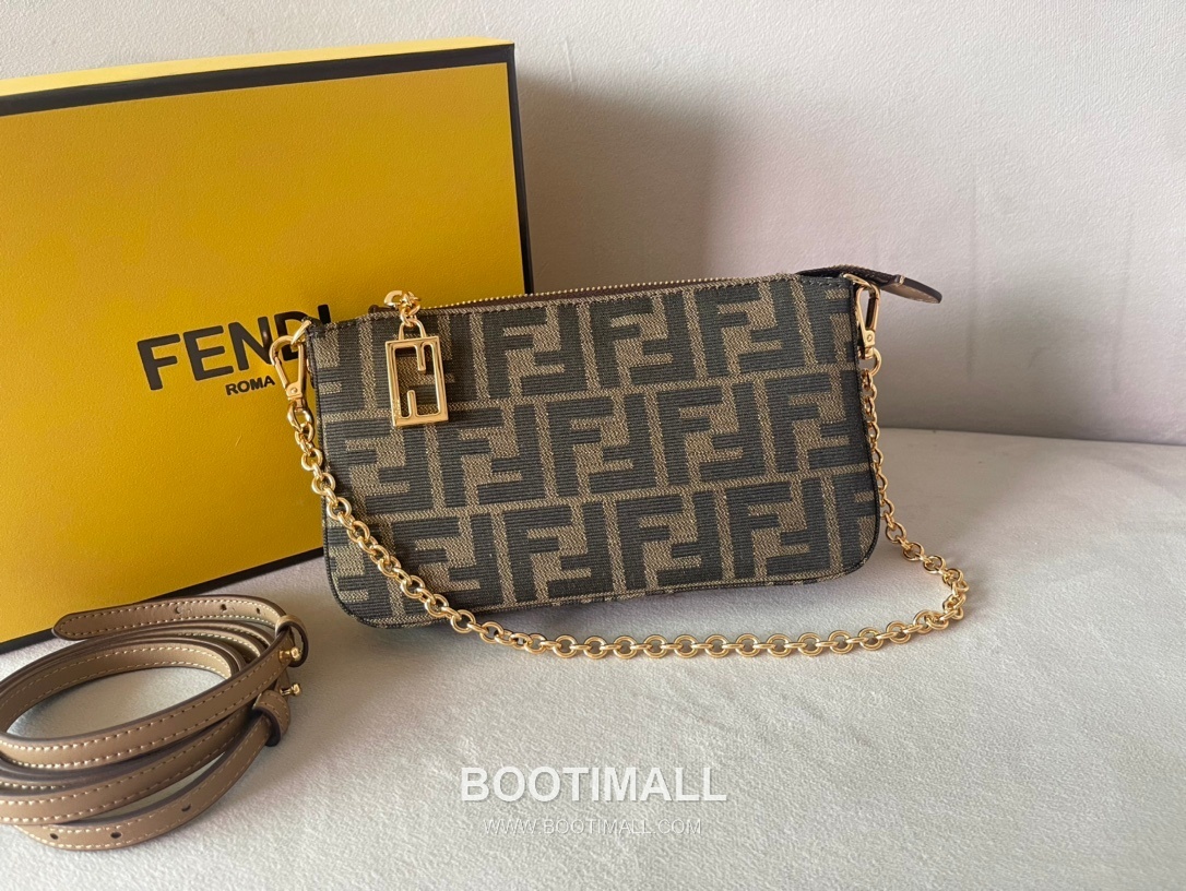 Fendi Baguette Pochette FF Jacquard Fabric Bag 펜디 바게트 포쉐트 FF 자카드 패브릭 백 20cm 2