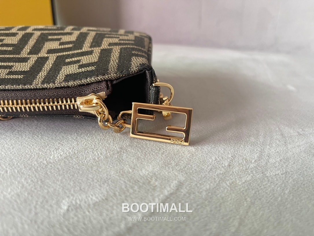 Fendi Baguette Pochette FF Jacquard Fabric Bag 펜디 바게트 포쉐트 FF 자카드 패브릭 백 20cm 6