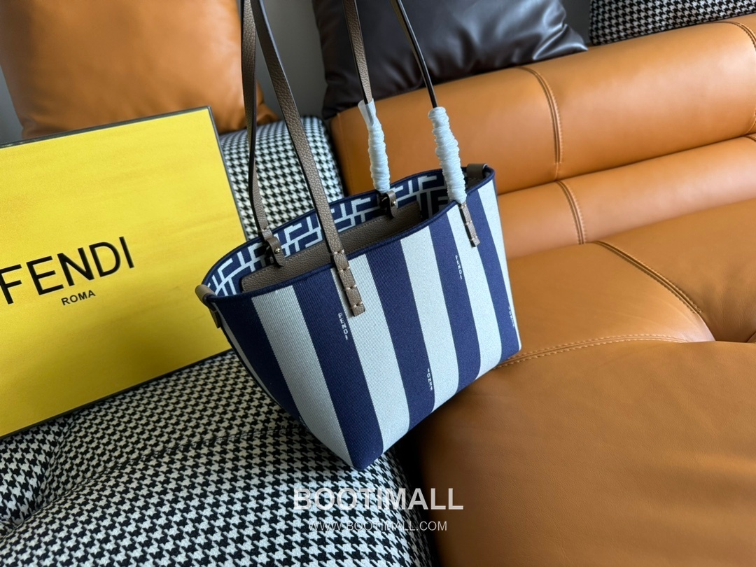 Fendi Baguette Small Tote Pequin FF Jacquard Fabric Bag 펜디 바게트 스몰 토트 페퀸 FF 자카드 패브릭 백 23cm 3