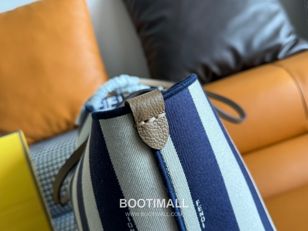 Fendi Baguette Large Tote Pequin FF Jacquard Fabric Bag 펜디 바게트 라지 토트 페퀸 FF 자카드 패브릭 백 35cm 5