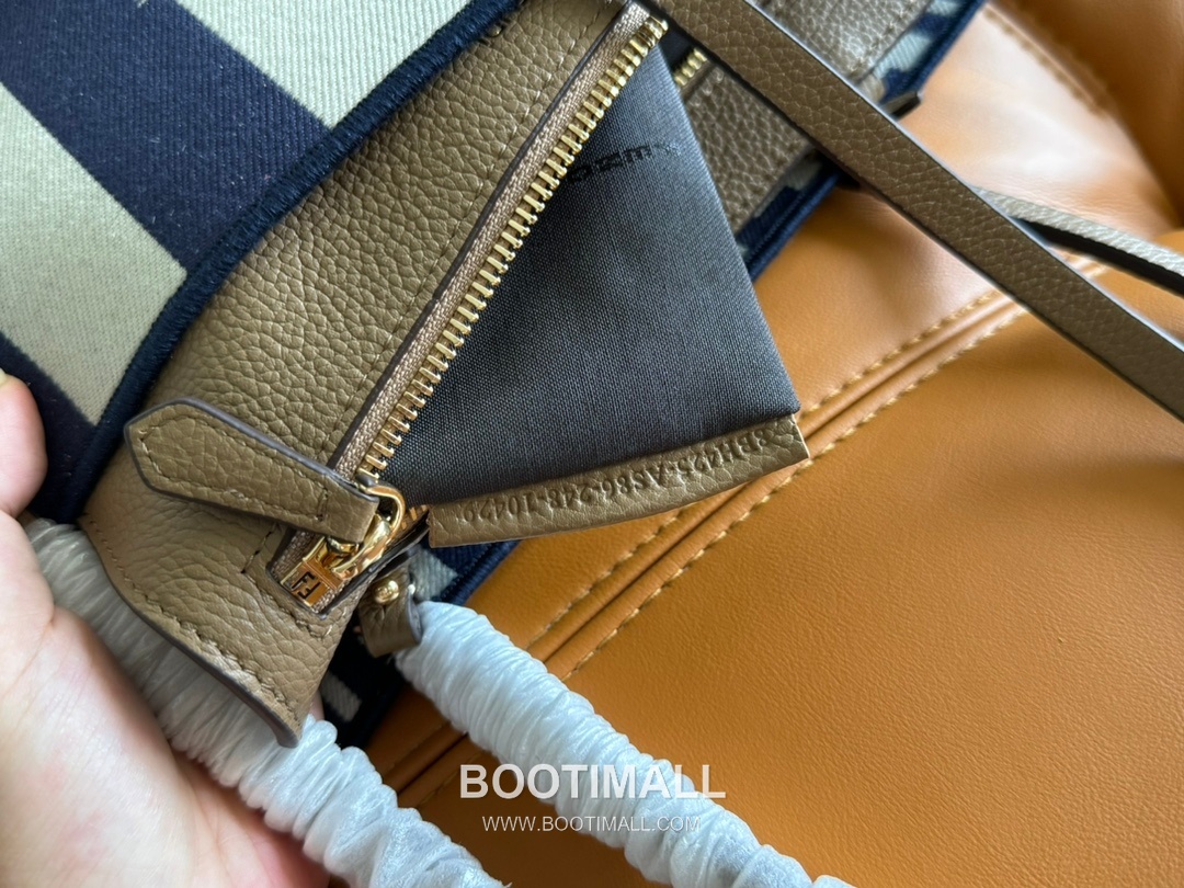 Fendi Baguette Large Tote Pequin FF Jacquard Fabric Bag 펜디 바게트 라지 토트 페퀸 FF 자카드 패브릭 백 35cm 9