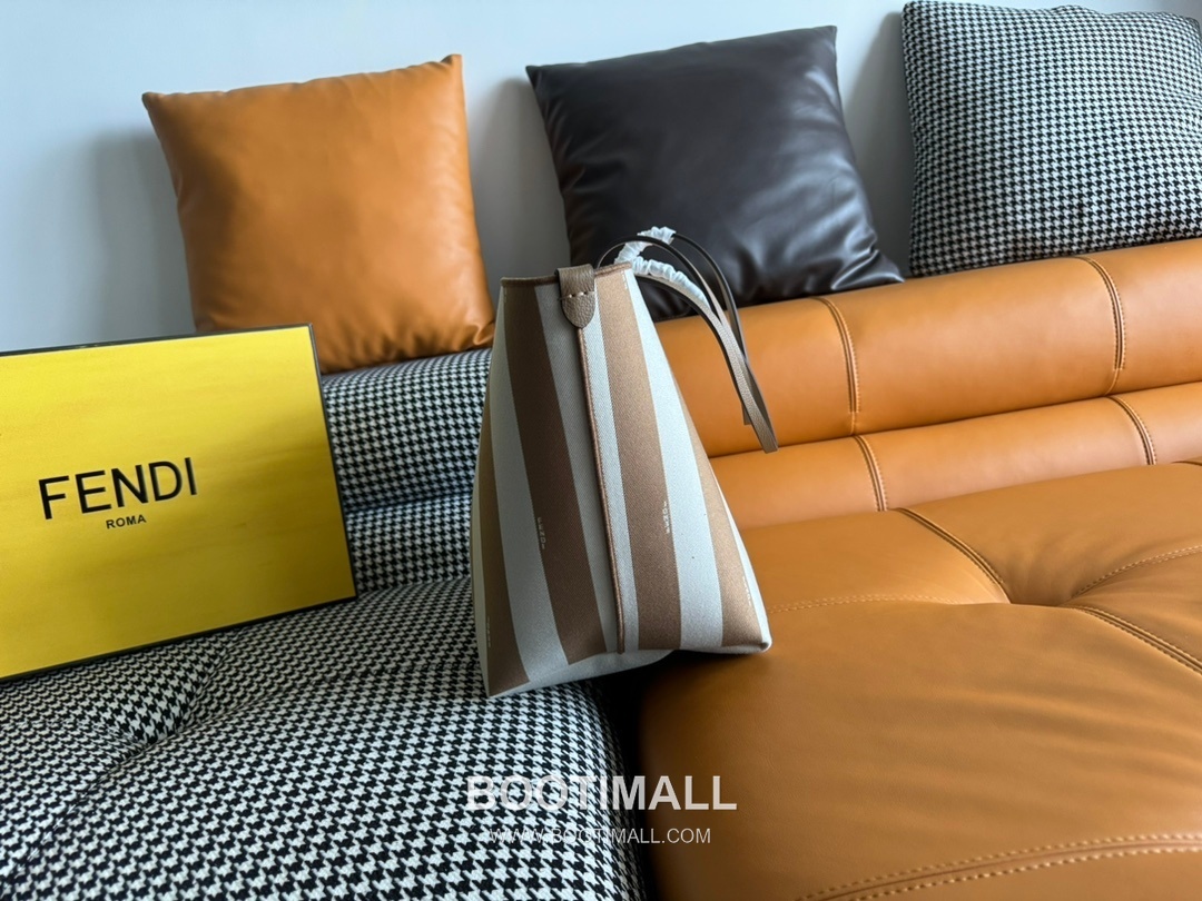 Fendi Baguette Large Tote Pequin FF Jacquard Fabric Bag 펜디 바게트 라지 토트 페퀸 FF 자카드 패브릭 백 35cm 3