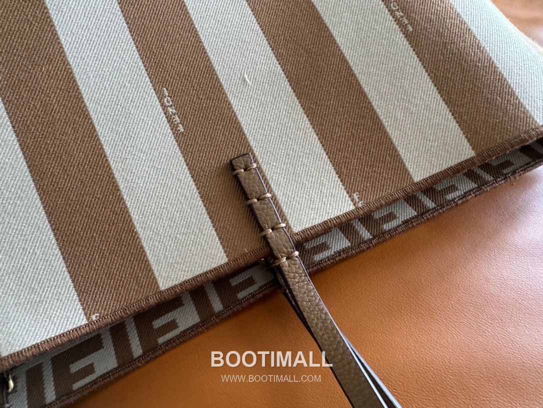 Fendi Baguette Large Tote Pequin FF Jacquard Fabric Bag 펜디 바게트 라지 토트 페퀸 FF 자카드 패브릭 백 35cm 5