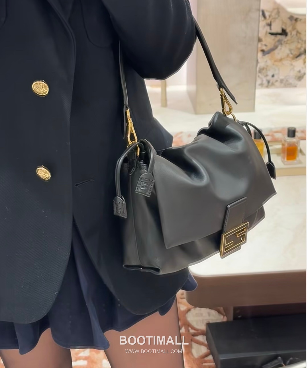 Fendi Mamma Baguette Medium Nappa Leather Black Shoulder Bag 펜디 맘마 바게트 미디엄 나파 레더 블랙 숄더백 26.5cm 6