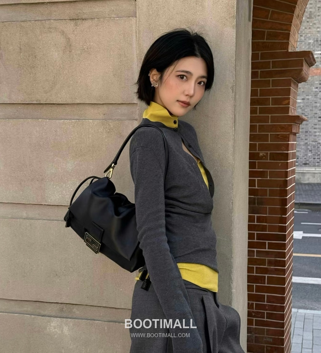 Fendi Mamma Baguette Medium Nappa Leather Black Shoulder Bag 펜디 맘마 바게트 미디엄 나파 레더 블랙 숄더백 26.5cm 9