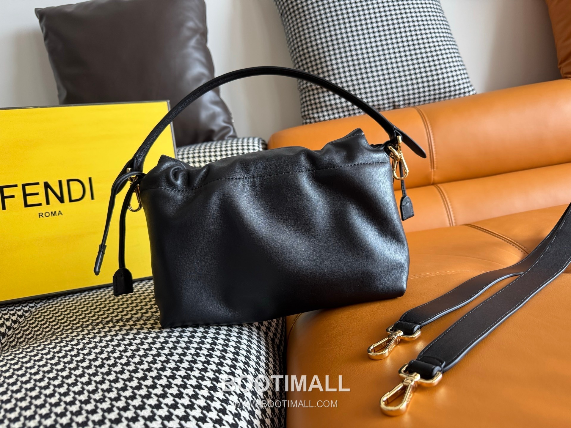 Fendi Mamma Baguette Medium Nappa Leather Black Shoulder Bag 펜디 맘마 바게트 미디엄 나파 레더 블랙 숄더백 26.5cm 13