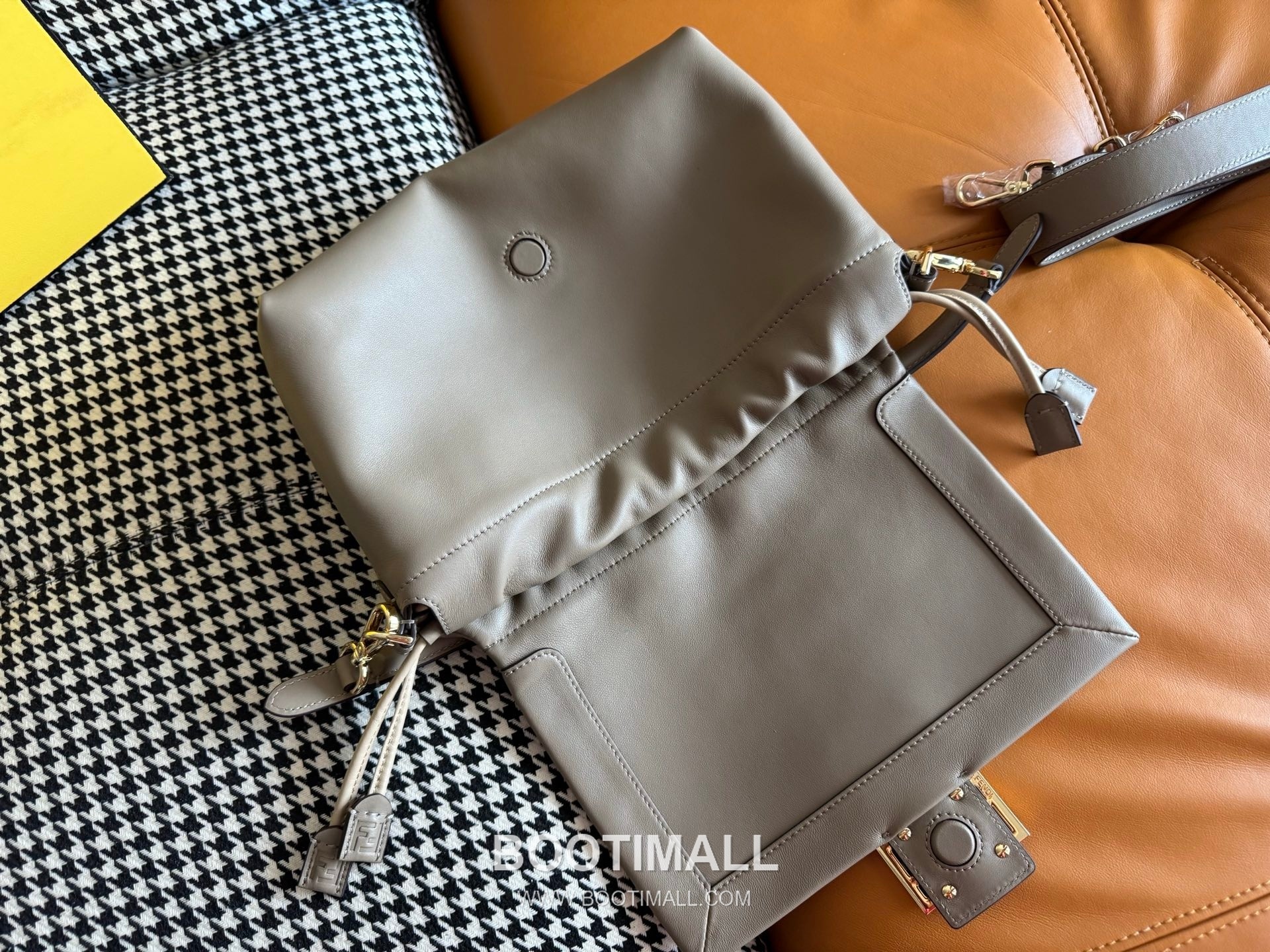 Fendi Mamma Baguette Medium Nappa Leather Bag 펜디 맘마 바게트 미디엄 나파 레더 백 26.5cm 6