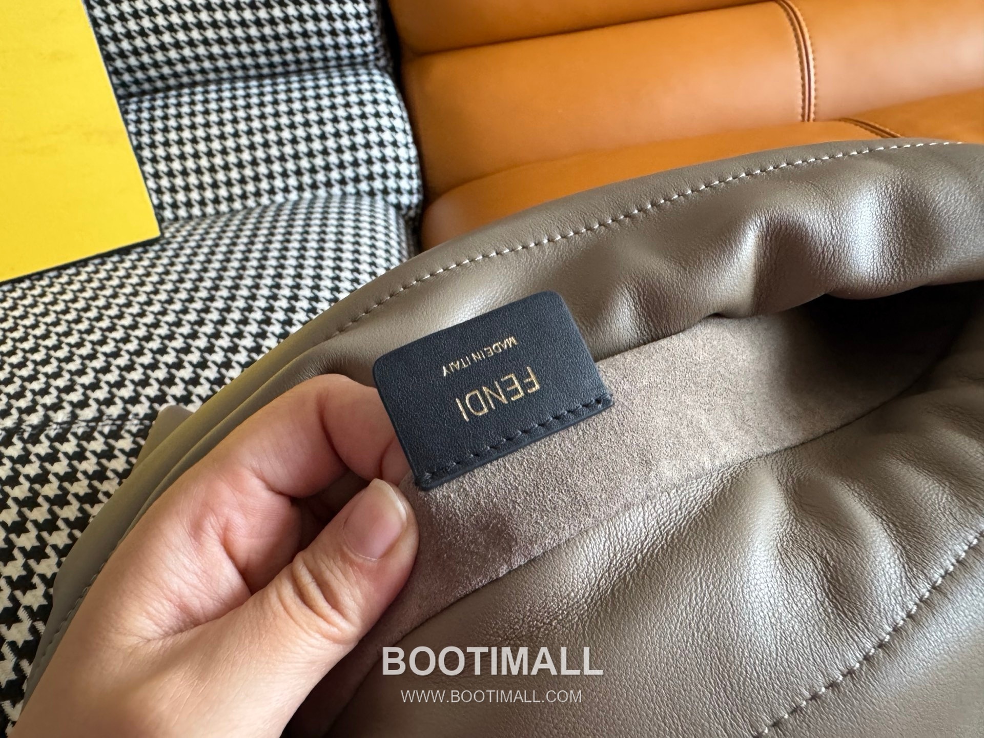 Fendi Mamma Baguette Medium Nappa Leather Bag 펜디 맘마 바게트 미디엄 나파 레더 백 26.5cm 9