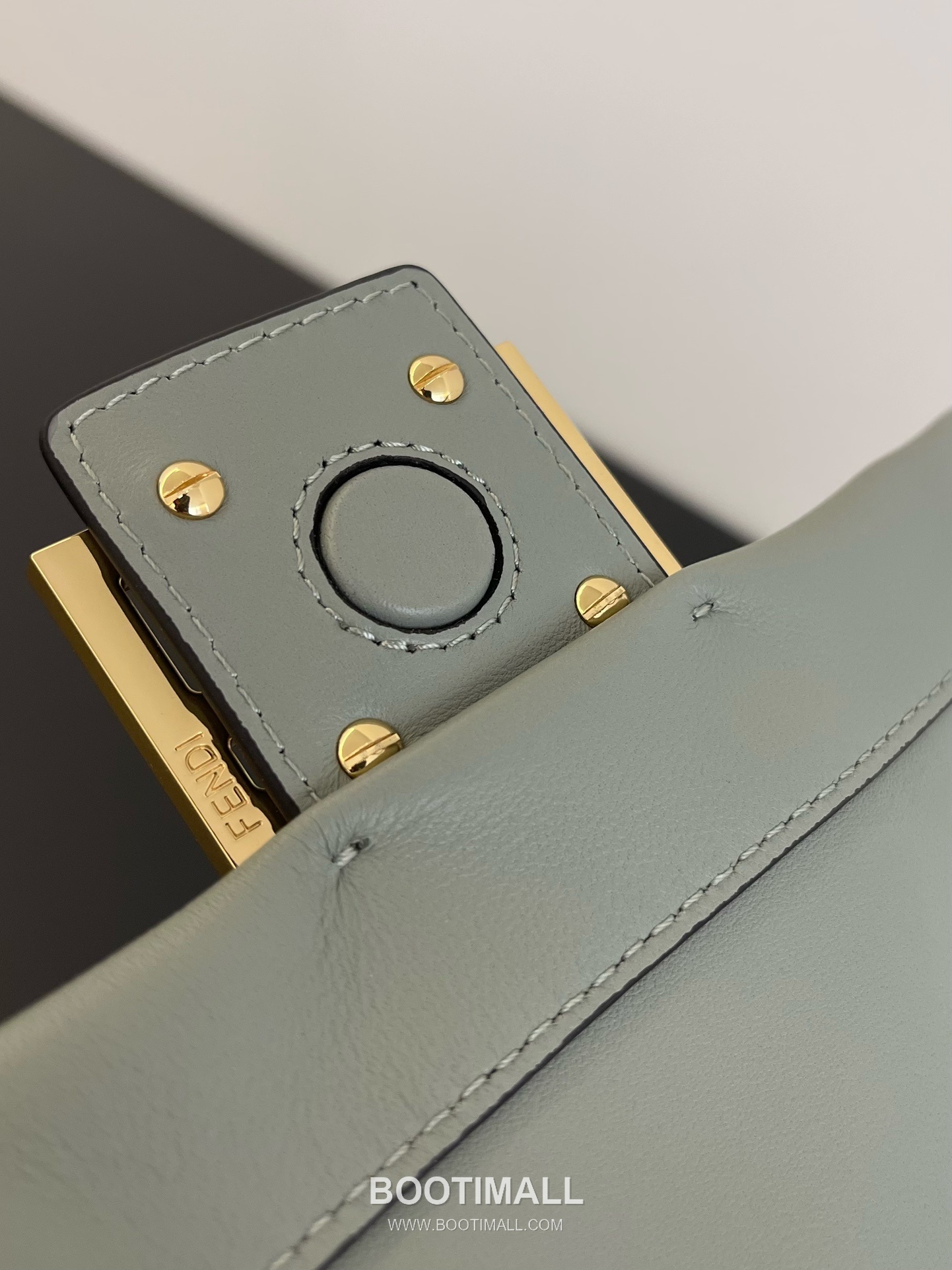 Fendi Mamma Baguette Medium Nappa Leather Bag 펜디 맘마 바게트 미디엄 나파 레더 백 26.5cm 4