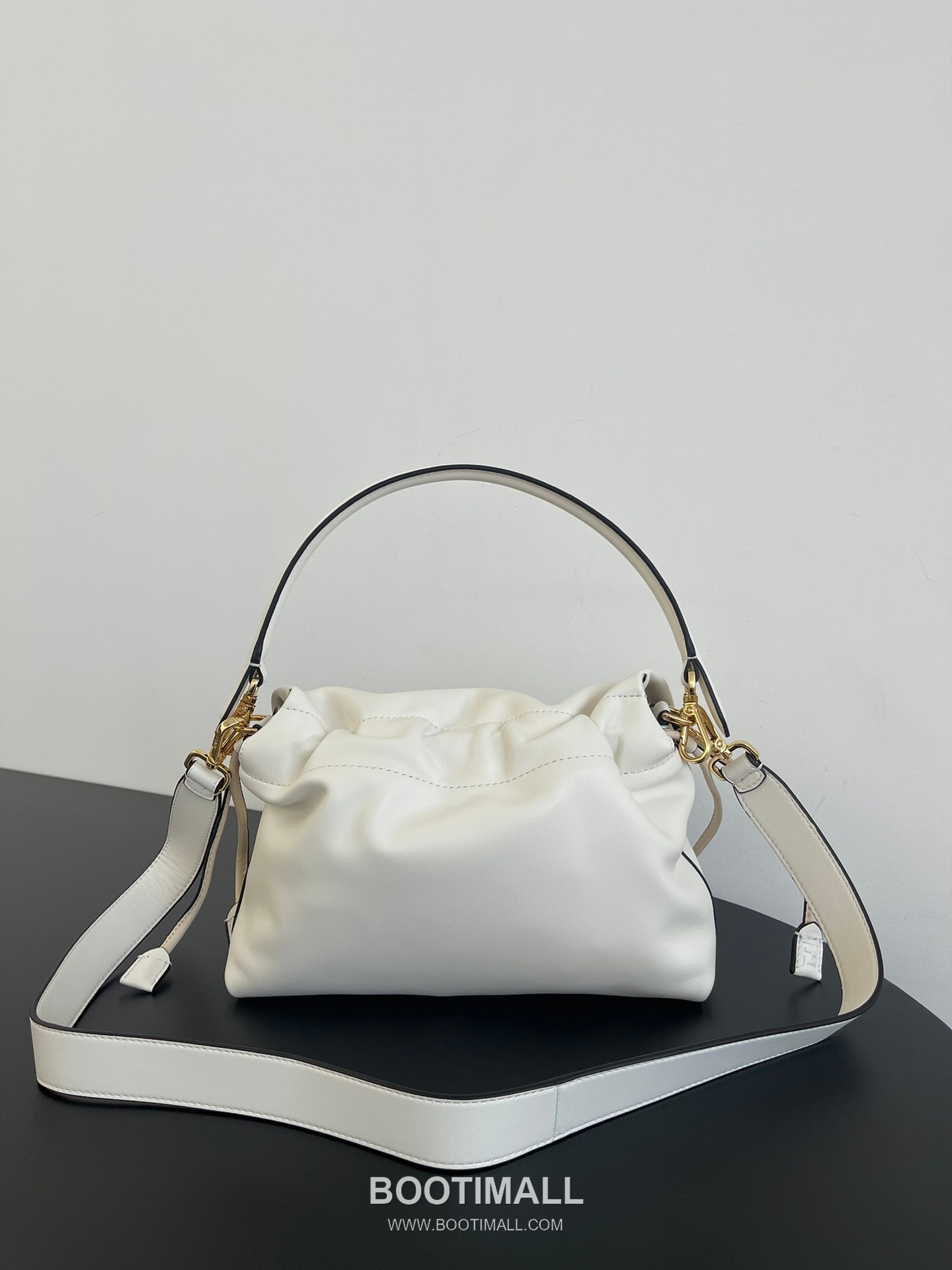 Fendi Mamma Baguette Medium Nappa Leather Bag 펜디 맘마 바게트 미디엄 나파 레더 백 26.5cm 3