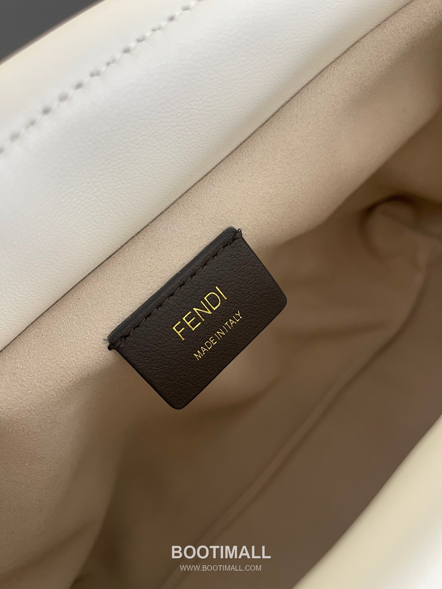 Fendi Mamma Baguette Medium Nappa Leather Bag 펜디 맘마 바게트 미디엄 나파 레더 백 26.5cm 8