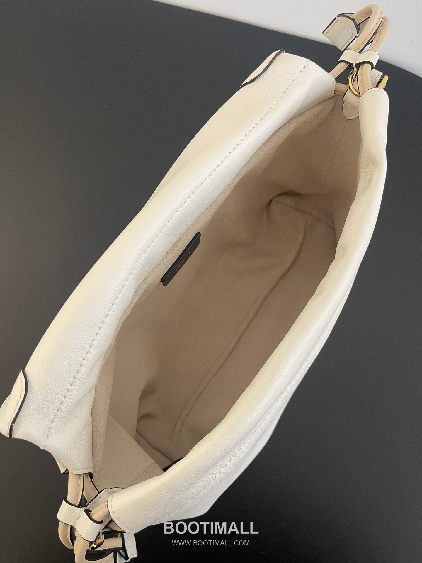 Fendi Mamma Baguette Medium Nappa Leather Bag 펜디 맘마 바게트 미디엄 나파 레더 백 26.5cm 9