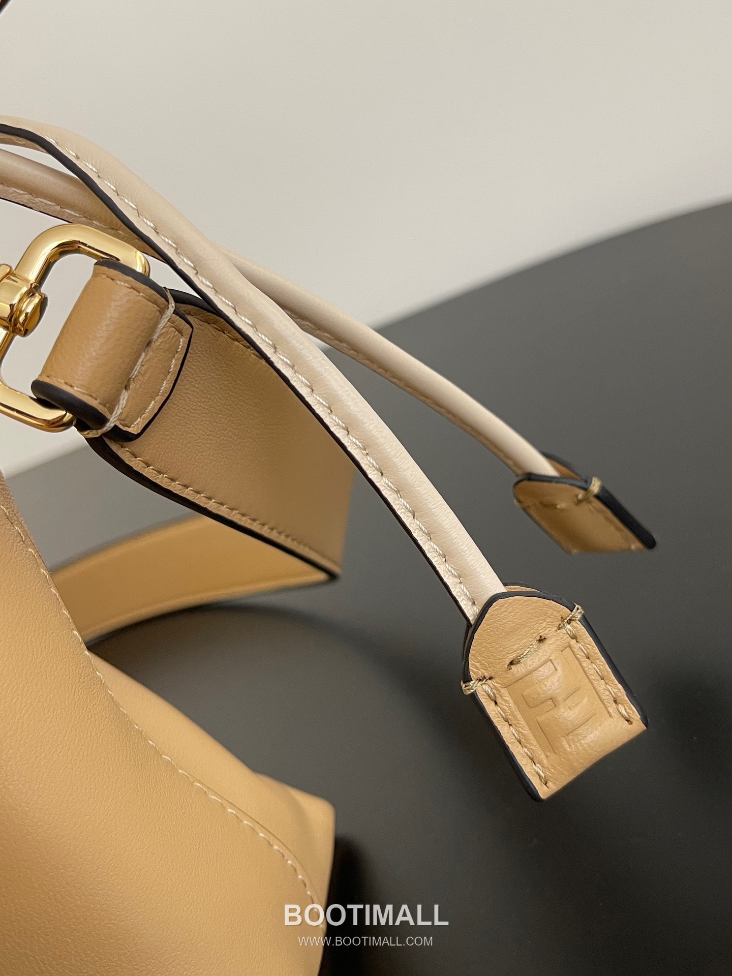 Fendi Mamma Baguette Medium Nappa Leather Bag 펜디 맘마 바게트 미디엄 나파 레더 백 26.5cm 4