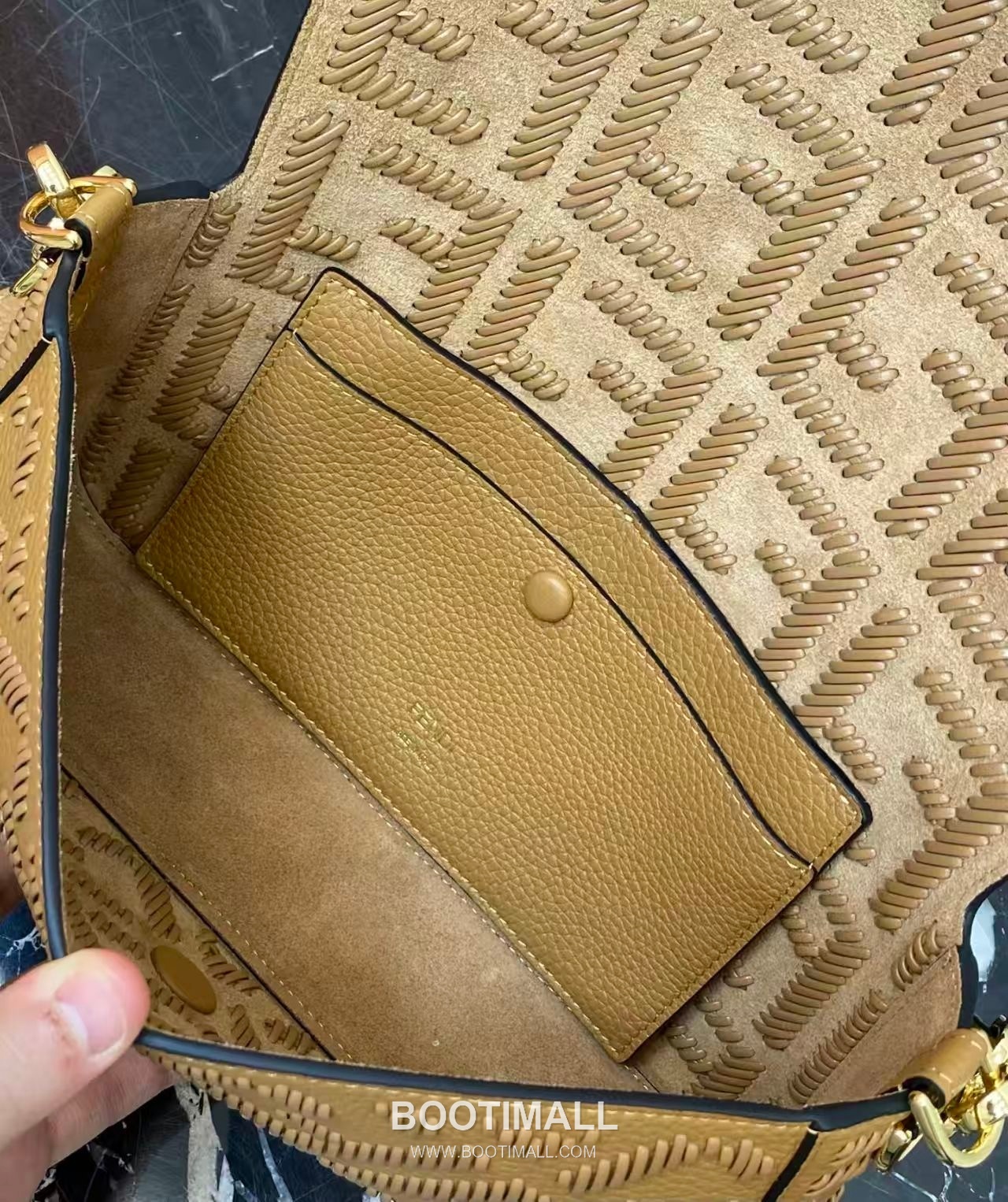 Fendi Baguette Medium Woven Leather Bag 펜디 바게트 미디엄 우븐 레더 백 27cm 7