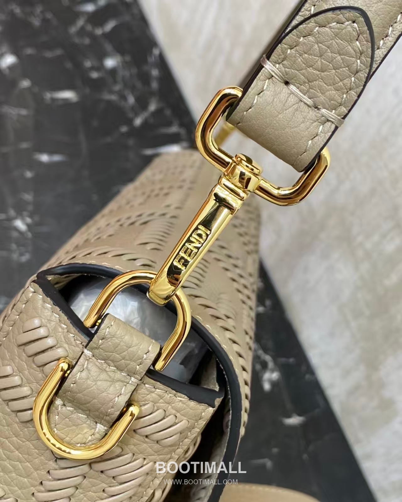 Fendi Baguette Medium Woven Leather Bag 펜디 바게트 미디엄 우븐 레더 백 27cm 6