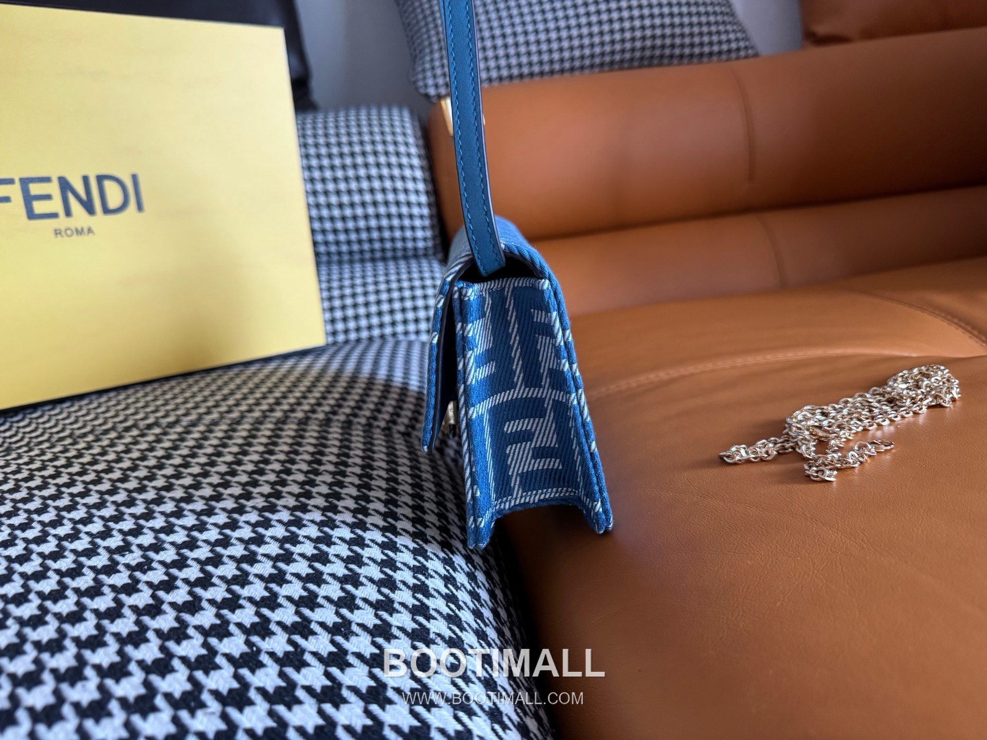 Fendi Baguette Compact FF Jacquard Wallet on Chain 펜디 바게트 컴팩트 FF 자카드 월렛 온 체인 21cm 3