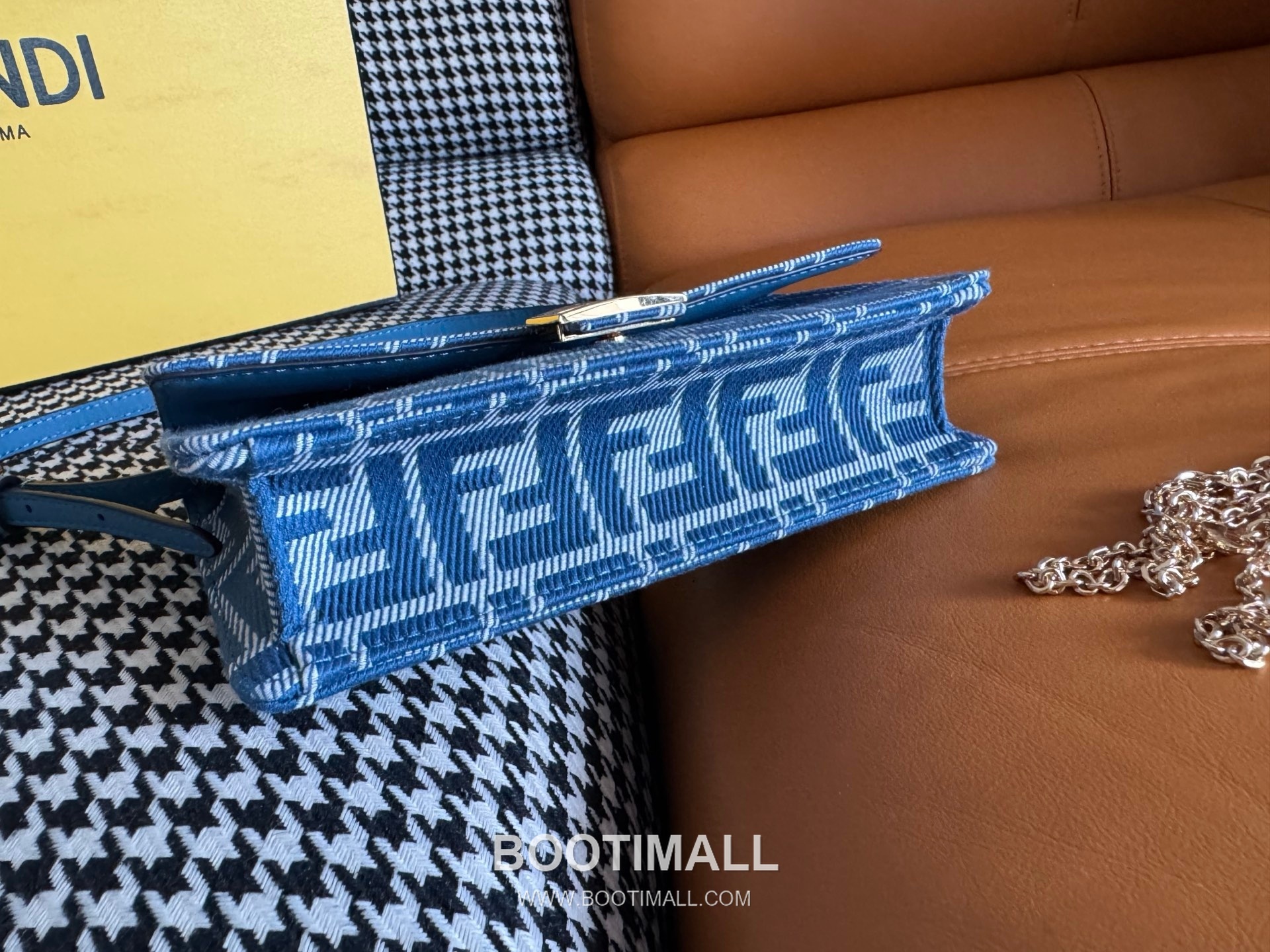 Fendi Baguette Compact FF Jacquard Wallet on Chain 펜디 바게트 컴팩트 FF 자카드 월렛 온 체인 21cm 5