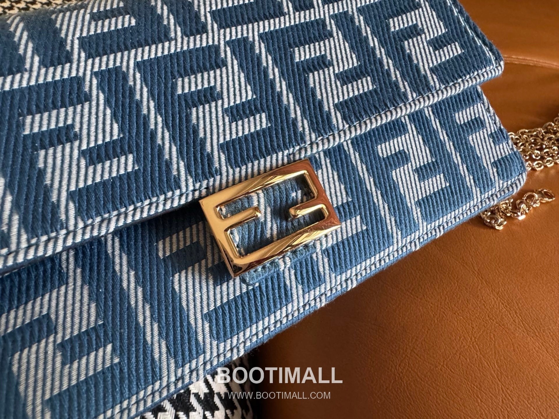 Fendi Baguette Compact FF Jacquard Wallet on Chain 펜디 바게트 컴팩트 FF 자카드 월렛 온 체인 21cm 6