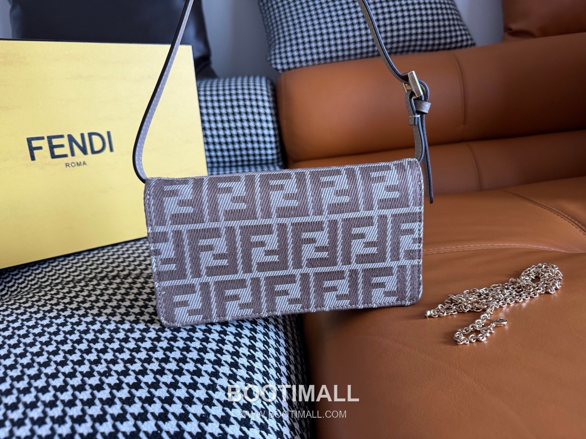 Fendi Baguette Compact FF Jacquard Wallet on Chain 펜디 바게트 컴팩트 FF 자카드 월렛 온 체인 21cm 4