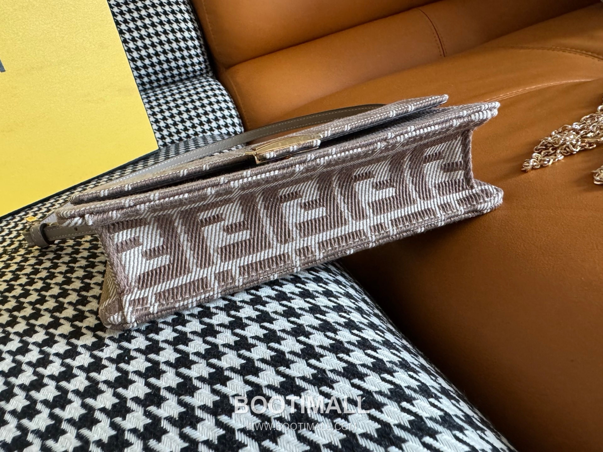 Fendi Baguette Compact FF Jacquard Wallet on Chain 펜디 바게트 컴팩트 FF 자카드 월렛 온 체인 21cm 5