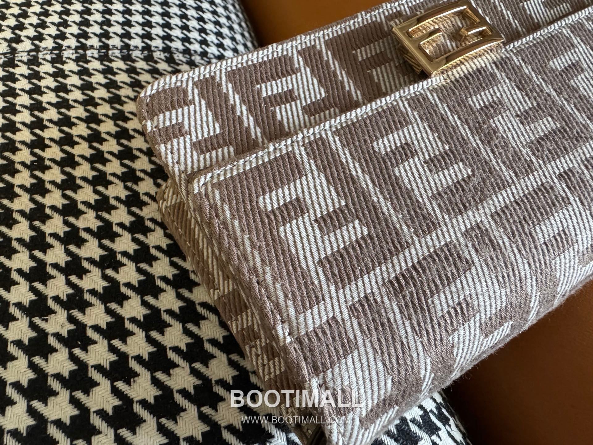 Fendi Baguette Compact FF Jacquard Wallet on Chain 펜디 바게트 컴팩트 FF 자카드 월렛 온 체인 21cm 7