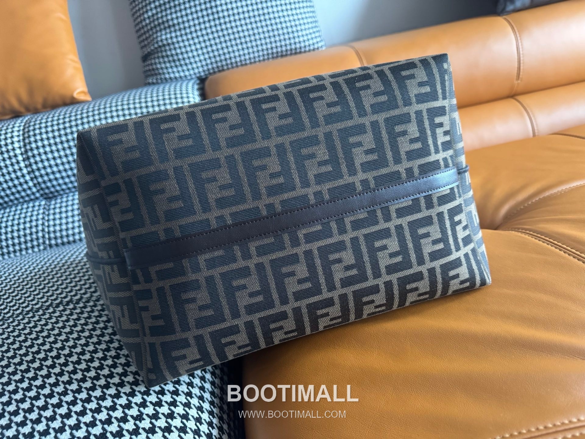 Fendi Baguette Large Tote Pequin FF Jacquard Fabric Bag 펜디 바게트 라지 토트 페퀸 FF 자카드 패브릭 백 35cm 4