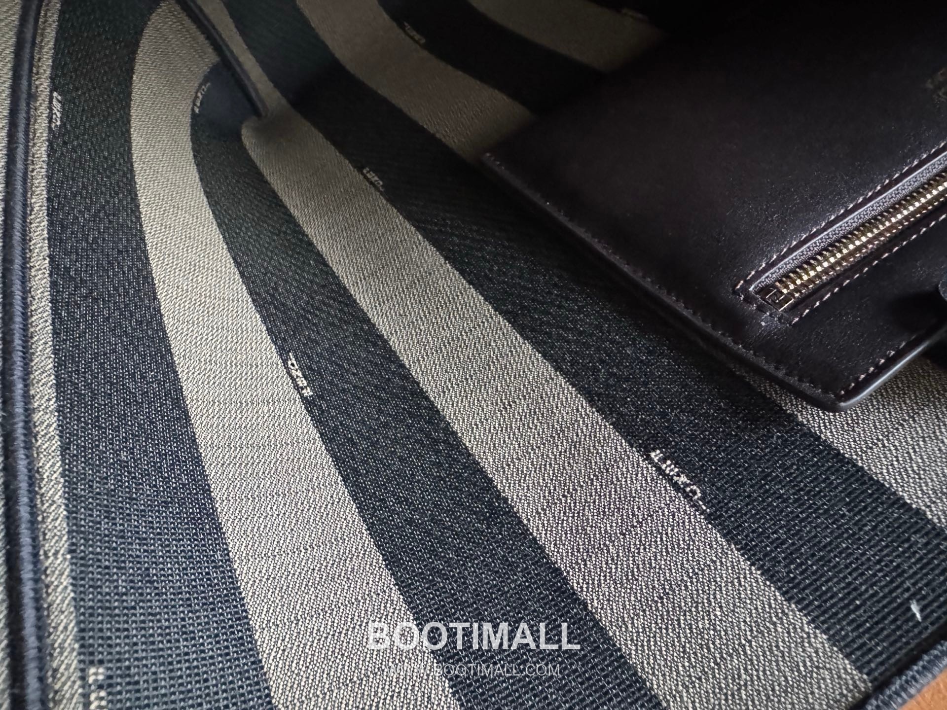 Fendi Baguette Large Tote Pequin FF Jacquard Fabric Bag 펜디 바게트 라지 토트 페퀸 FF 자카드 패브릭 백 35cm 8