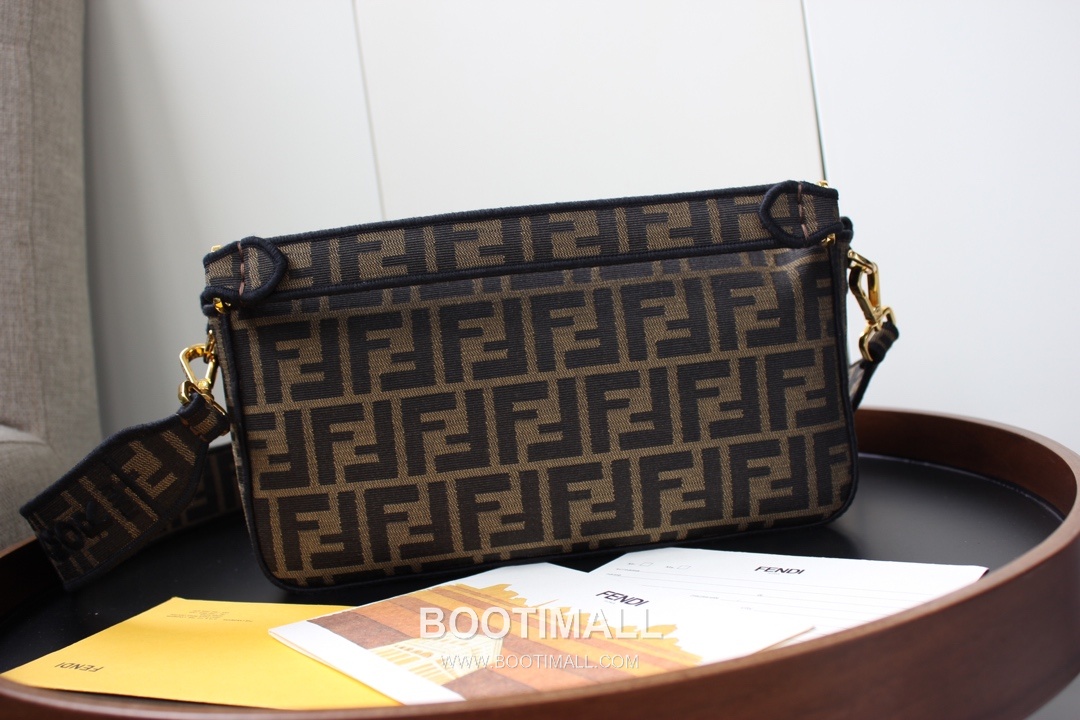 Fendi Baguette Medium FF Jacquard Fabric Bag 펜디 바게트 미디엄 FF 자카드 패브릭 백 26cm 4