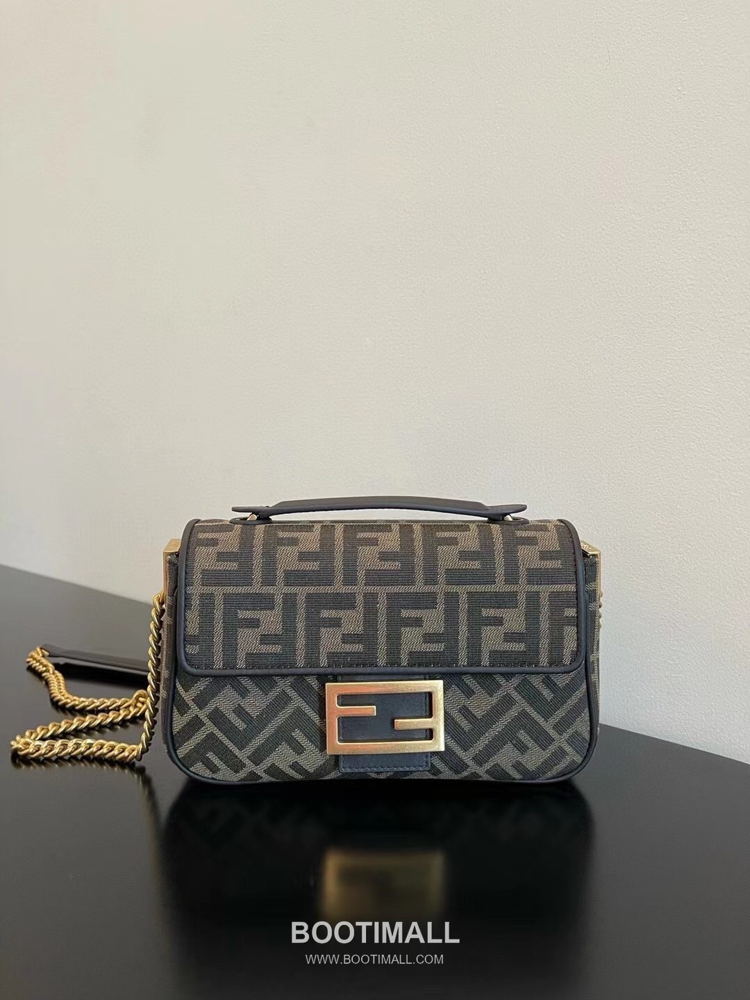 Fendi Baguette Medium FF Jacquard Chain Bag 펜디 바게트 미디엄 FF 자카드 체인 백 24cm 1