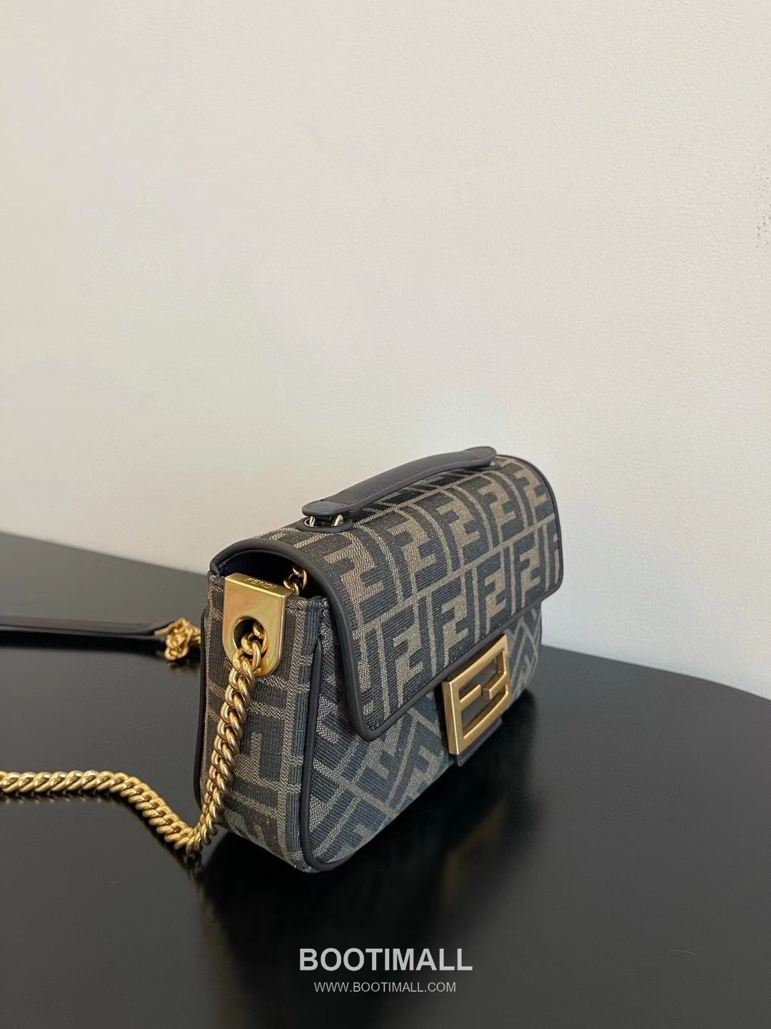 Fendi Baguette Medium FF Jacquard Chain Bag 펜디 바게트 미디엄 FF 자카드 체인 백 24cm 2