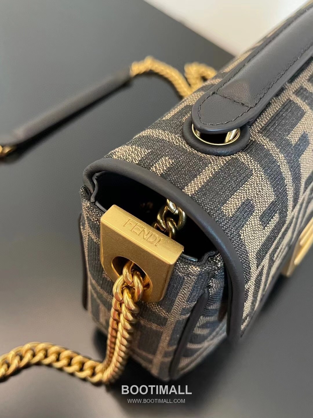 Fendi Baguette Medium FF Jacquard Chain Bag 펜디 바게트 미디엄 FF 자카드 체인 백 24cm 5