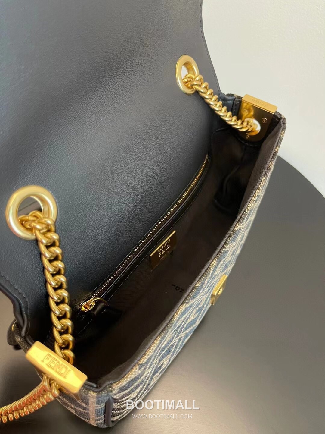 Fendi Baguette Medium FF Jacquard Chain Bag 펜디 바게트 미디엄 FF 자카드 체인 백 24cm 7