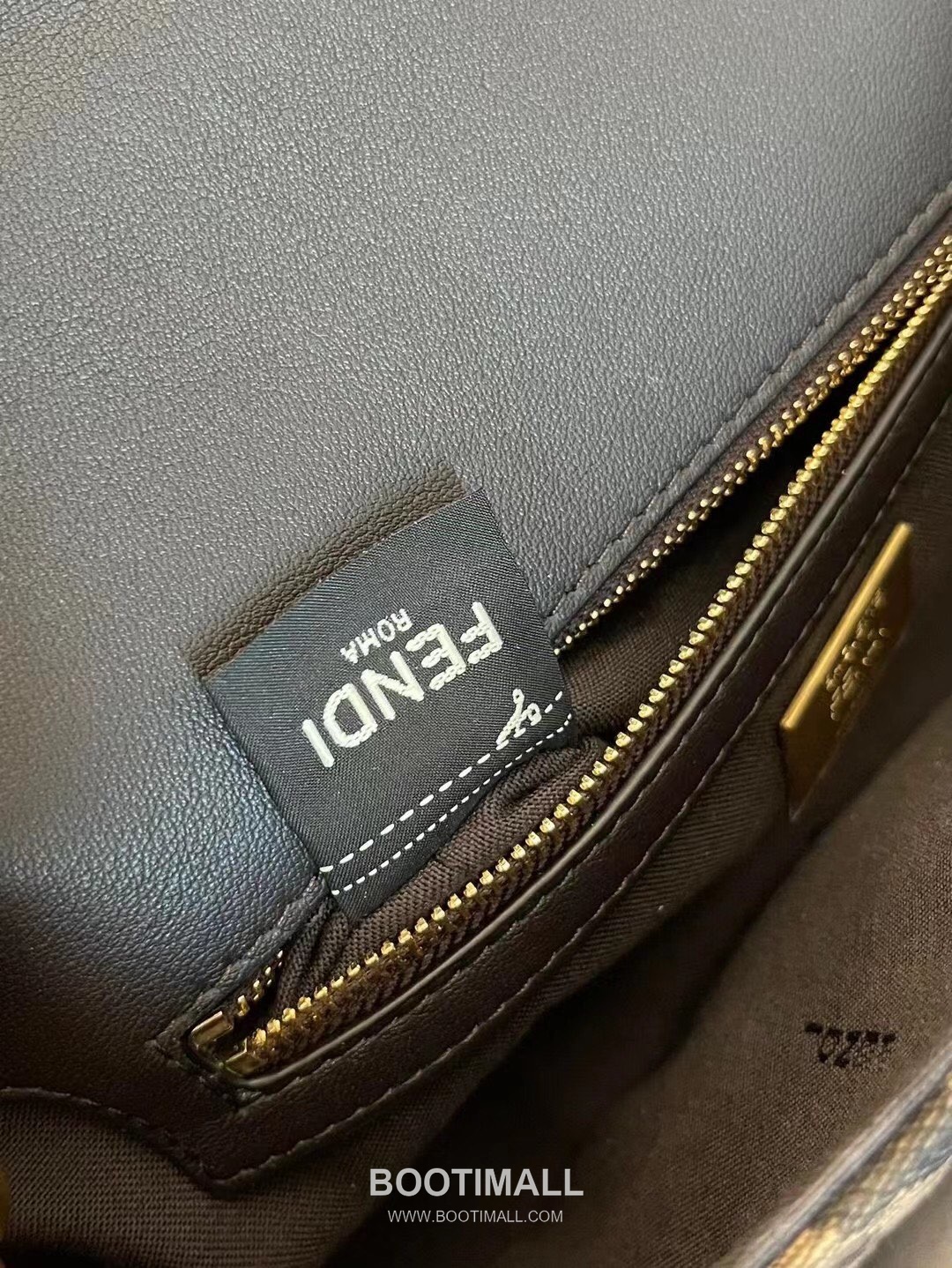 Fendi Baguette Medium FF Jacquard Chain Bag 펜디 바게트 미디엄 FF 자카드 체인 백 24cm 9