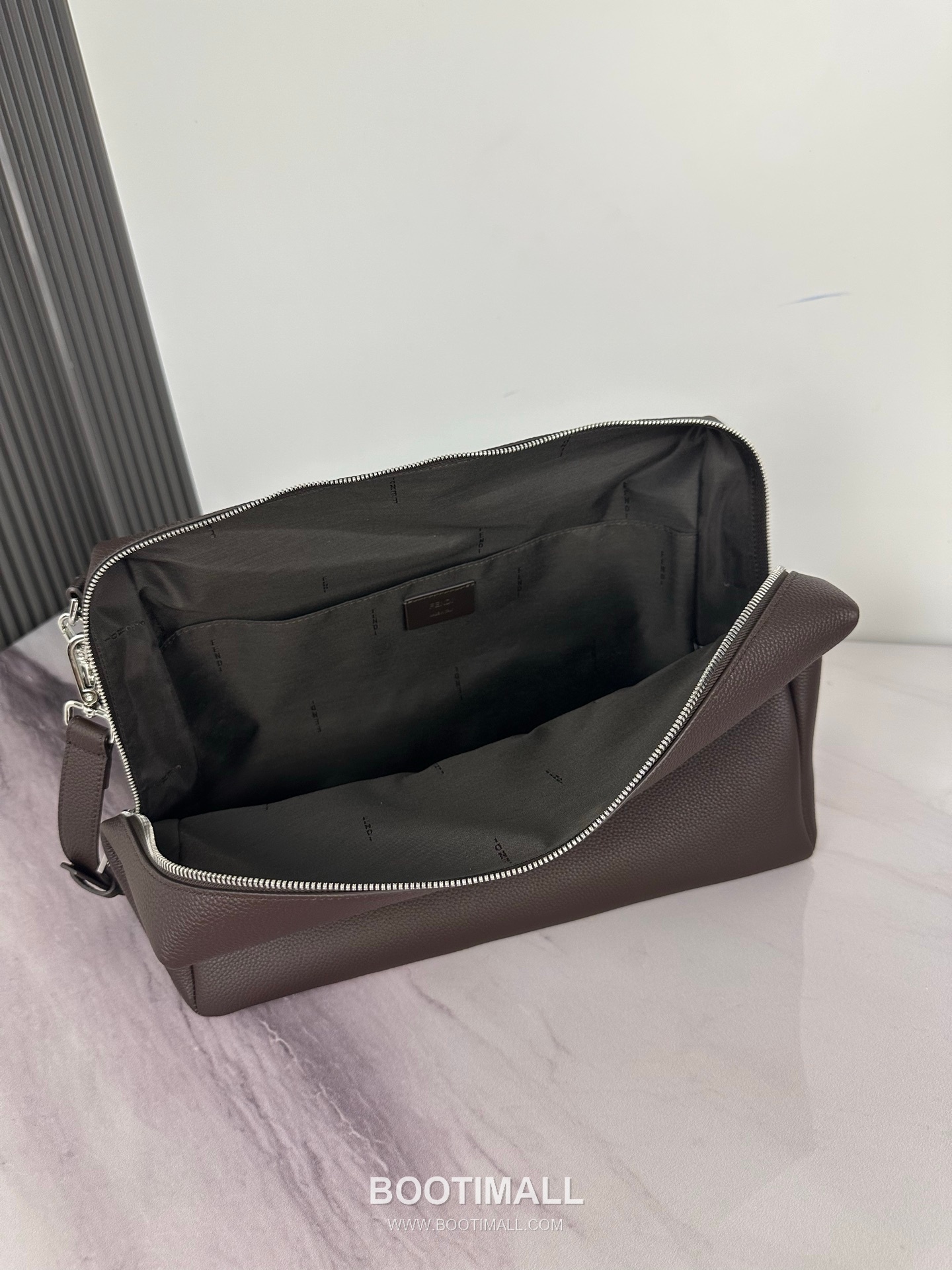 Fendi Lui Large Full Grain Leather Bag 펜디 루이 라지 풀그레인 레더 백 38cm 6