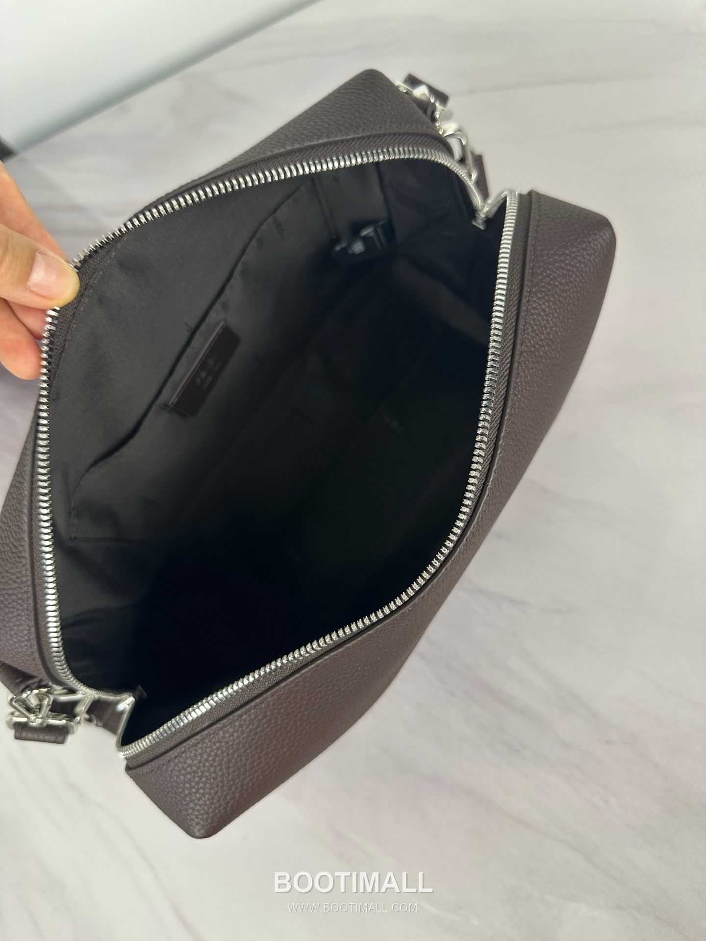 Fendi Lui Medium Full Grain Leather Bag 펜디 루이 미디엄 풀그레인 레더 백 28cm 5