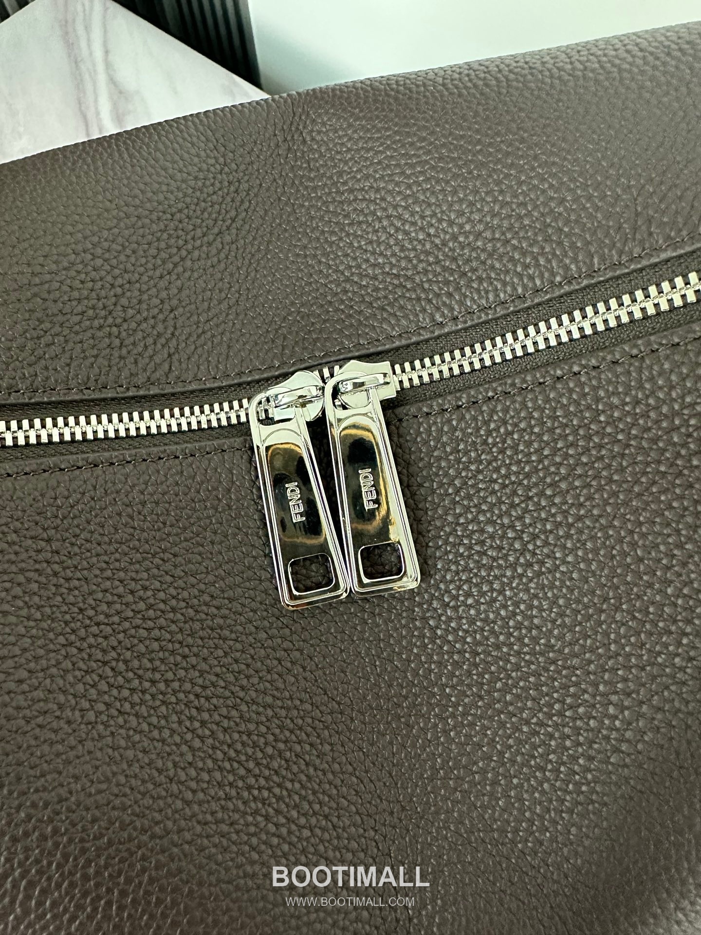 Fendi Lui Medium Full Grain Leather Bag 펜디 루이 미디엄 풀그레인 레더 백 28cm 6