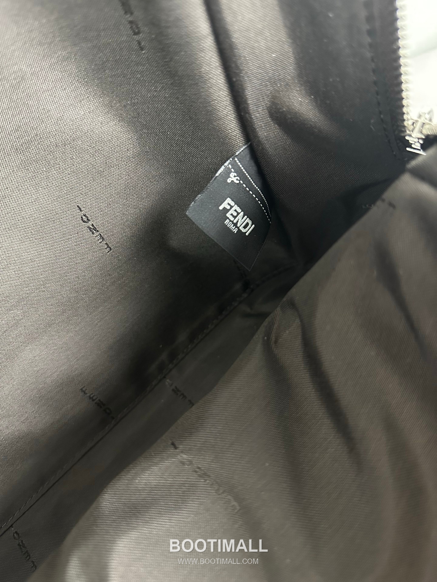 Fendi Lui Medium Full Grain Leather Bag 펜디 루이 미디엄 풀그레인 레더 백 28cm 7