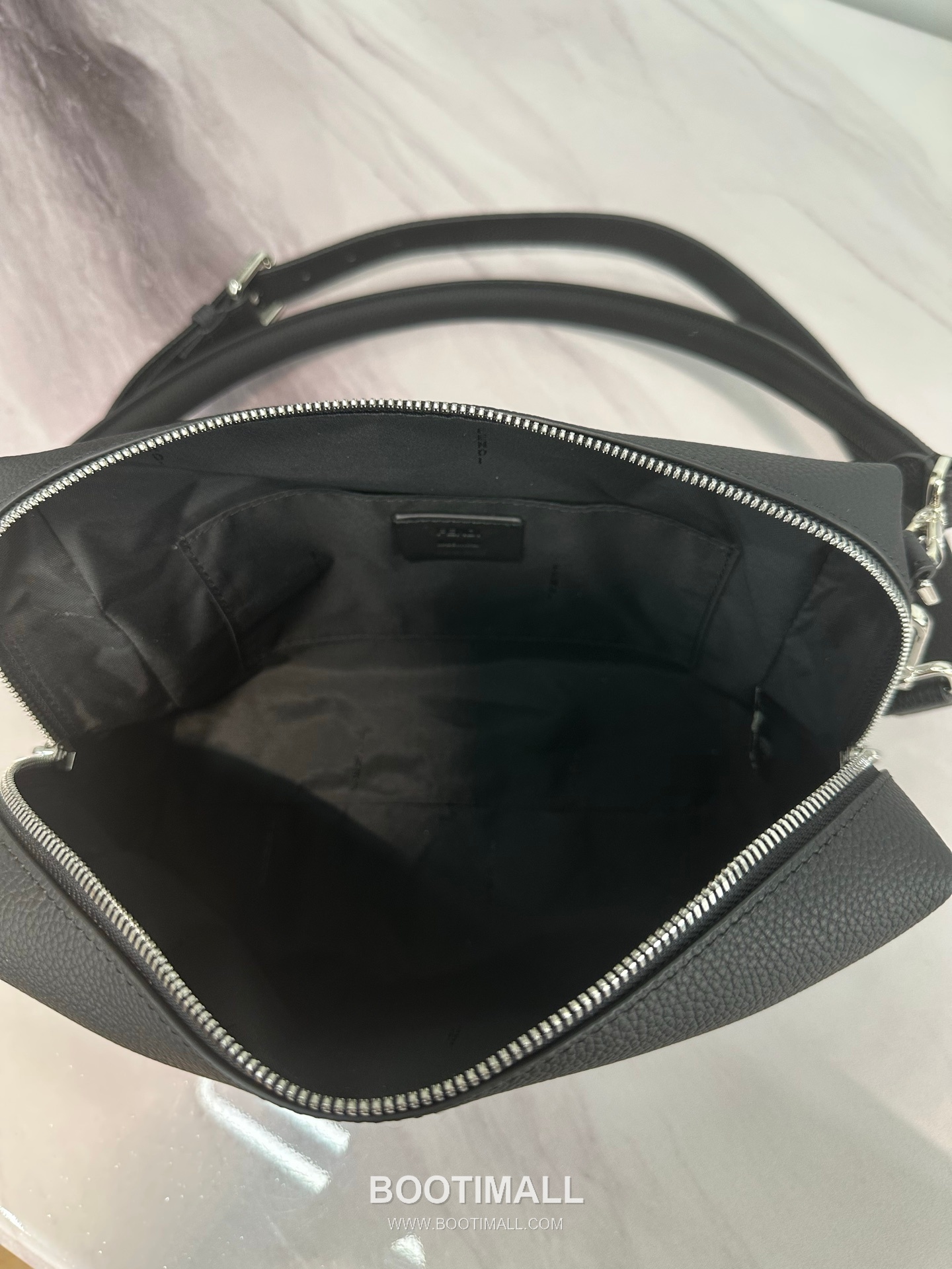 Fendi Lui Medium Full Grain Leather Bag 펜디 루이 미디엄 풀그레인 레더 백 28cm 8