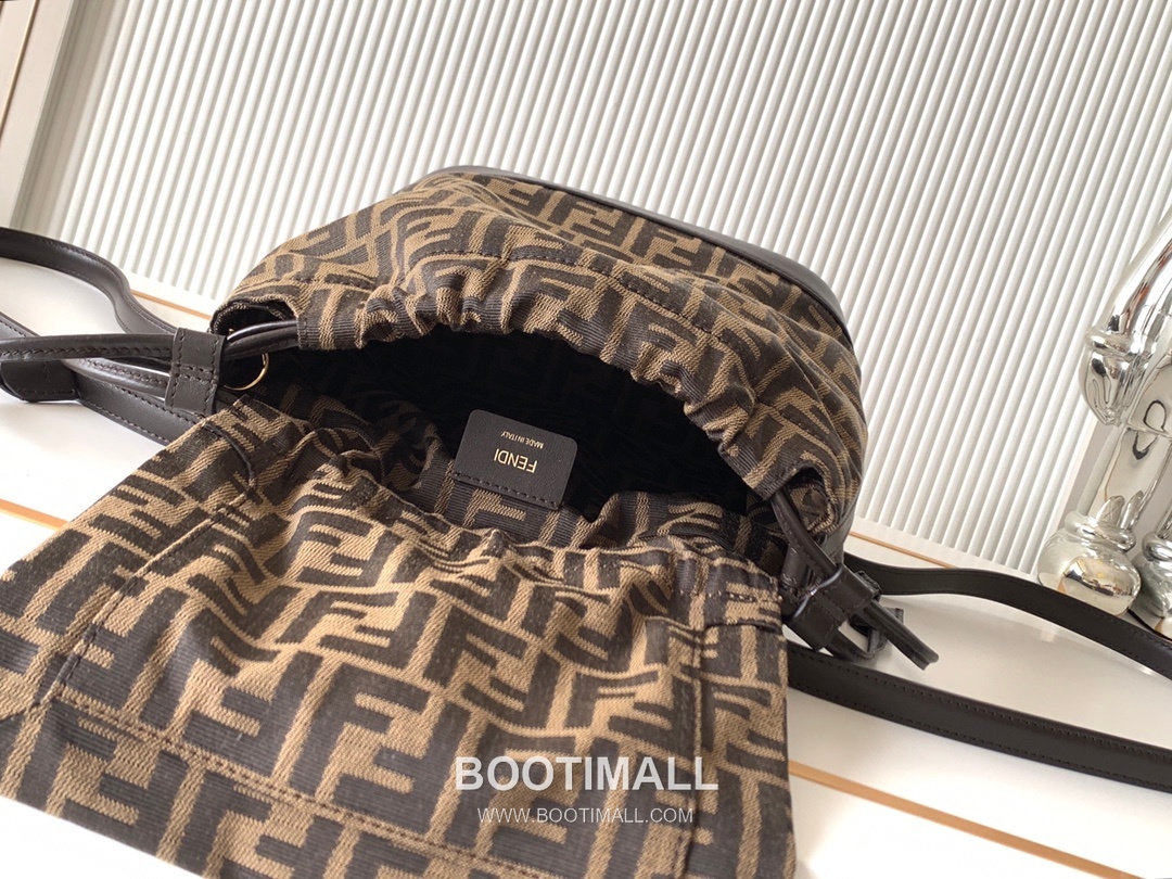 Fendi Vintage Monogram Drawstring Canvas Brown Backpack 펜디 빈티지 모노그램 드로우스트링 캔버스 브라운 백팩 26cm 14