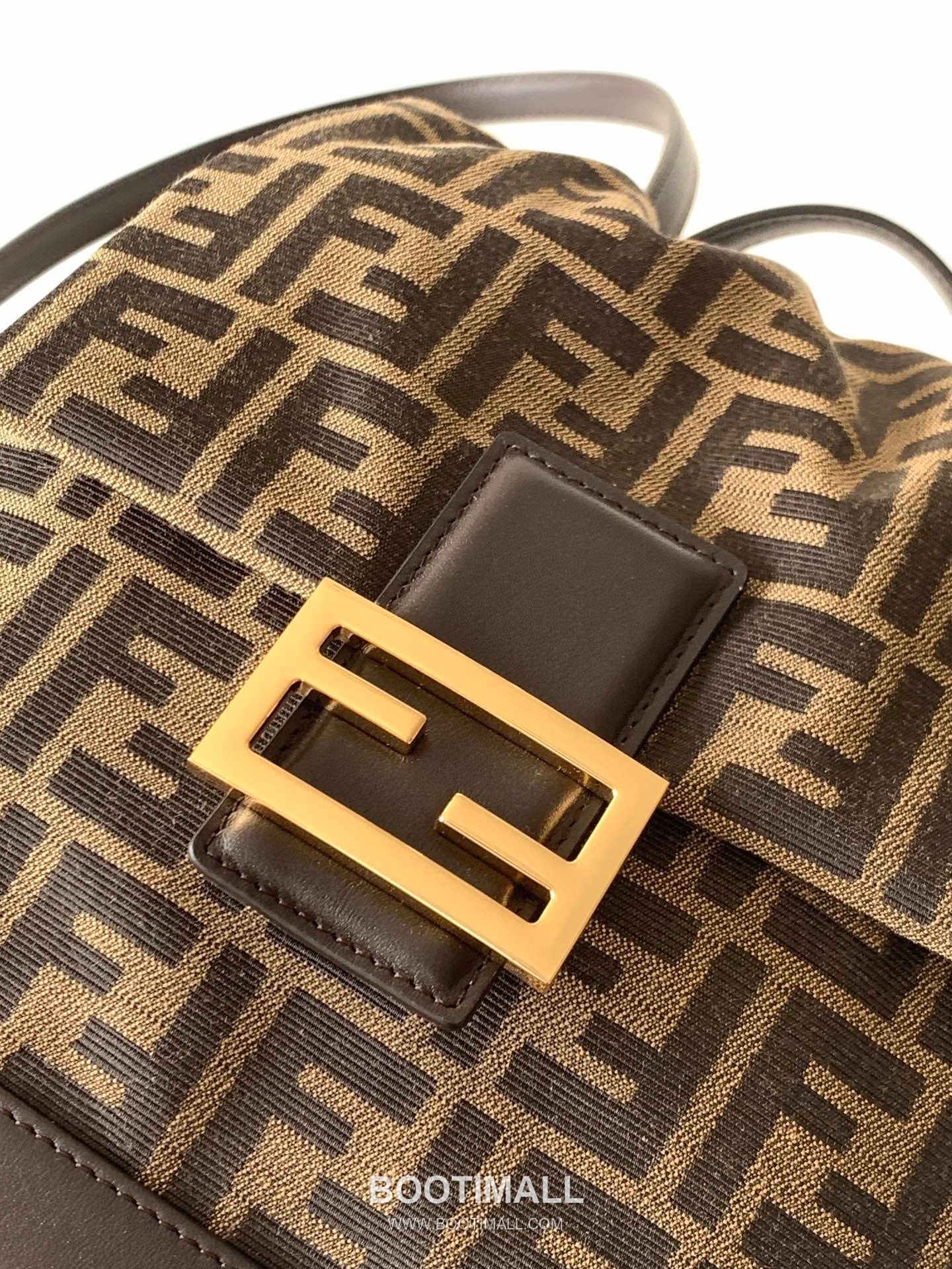 Fendi Vintage Monogram Drawstring Canvas Brown Backpack 펜디 빈티지 모노그램 드로우스트링 캔버스 브라운 백팩 26cm 16