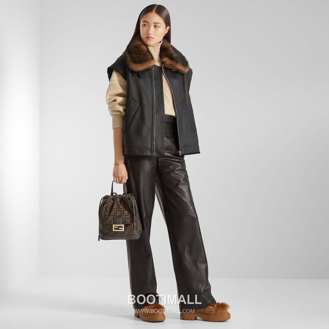 Fendi Vintage Monogram Drawstring Canvas Brown Backpack 펜디 빈티지 모노그램 드로우스트링 캔버스 브라운 백팩 26cm 24