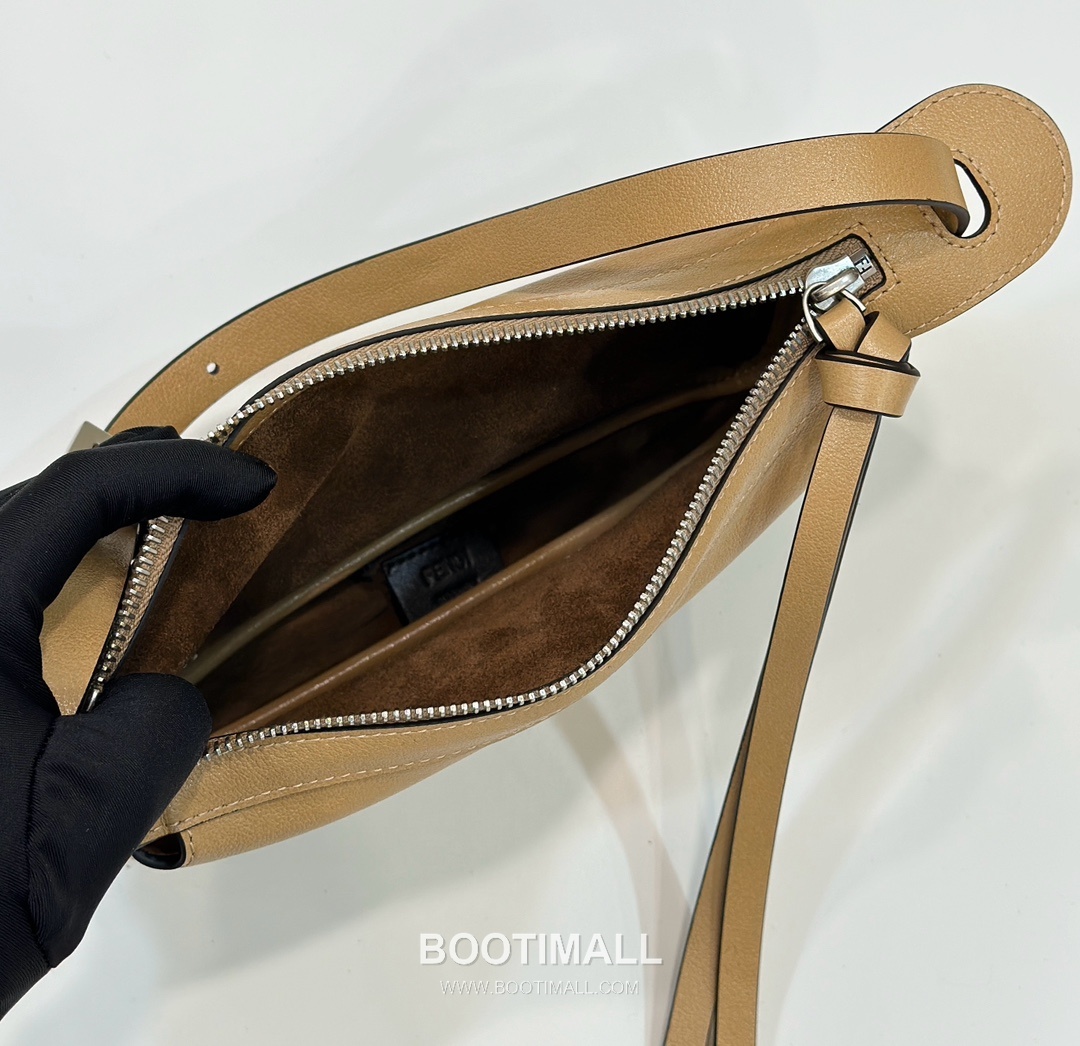 Fendi Simply FENDI Small Calfskin Leather Bag 펜디 심플리 펜디 스몰 카프스킨 레더 백 22cm 9