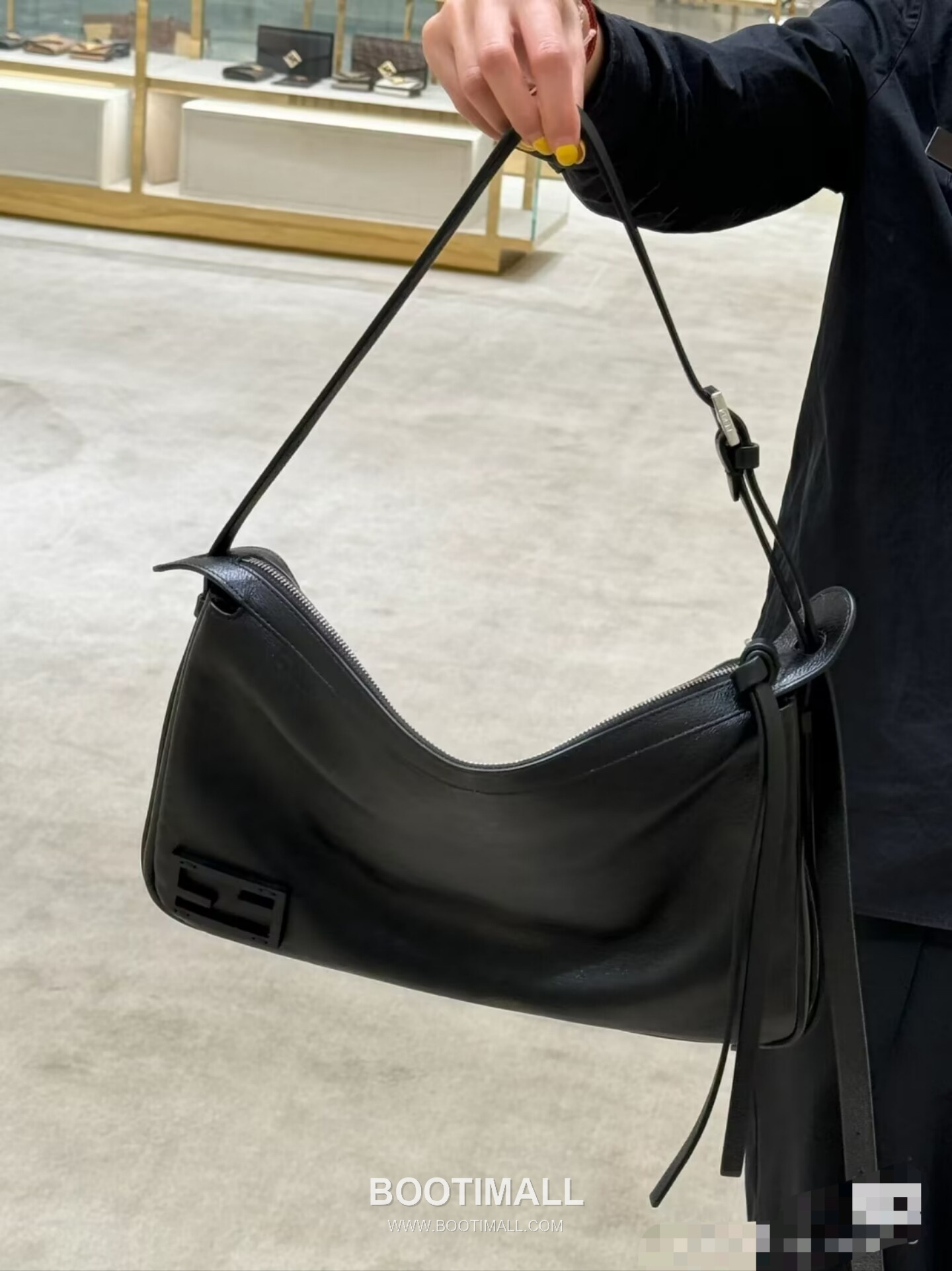 Fendi Simply FF Patent Low-Gloss Calfskin Black Shoulder Bag 펜디 심플리 FF 페이턴트 로우글로스 카프스킨 블랙 숄더백 22cm 3