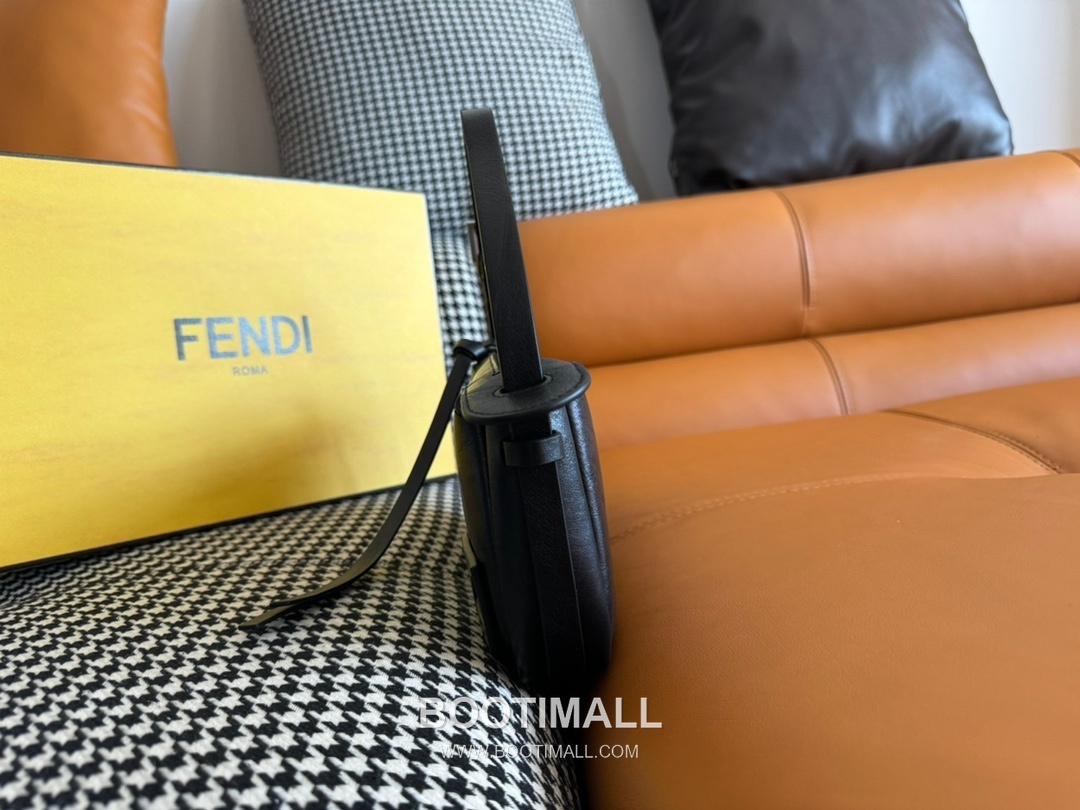 Fendi Simply FF Patent Low-Gloss Calfskin Black Shoulder Bag 펜디 심플리 FF 페이턴트 로우글로스 카프스킨 블랙 숄더백 22cm 13