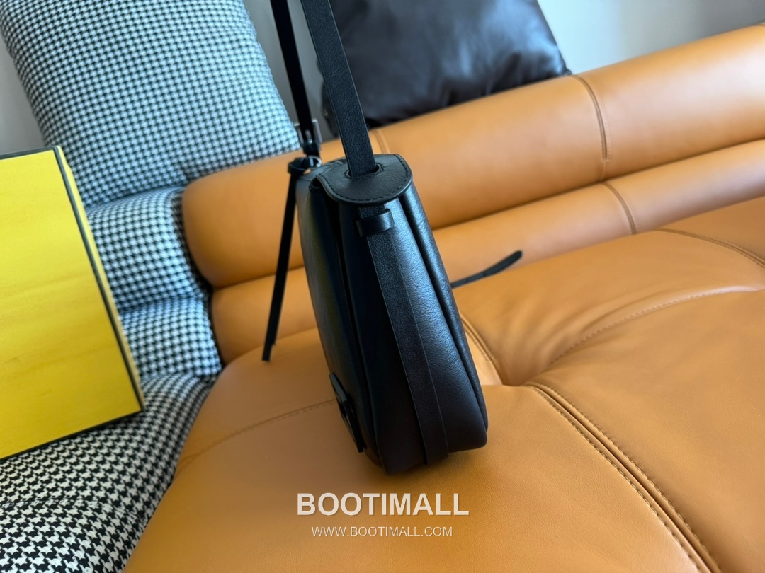 Fendi Simply FENDI Medium Calfskin Leather Bag 펜디 심플리 펜디 미디엄 카프스킨 레더 백 34.5cm 10