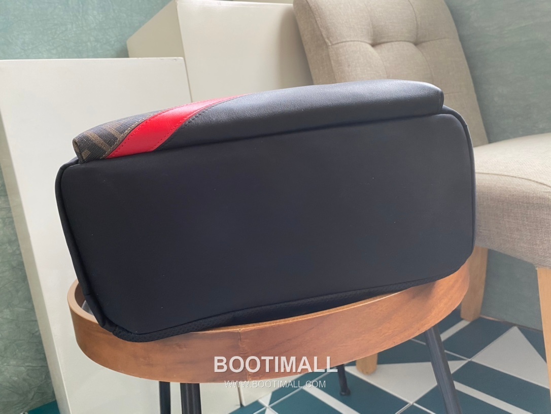 Fendi FF Nylon Backpack 펜디 FF 나일론 백팩 7012M70 32cm 5